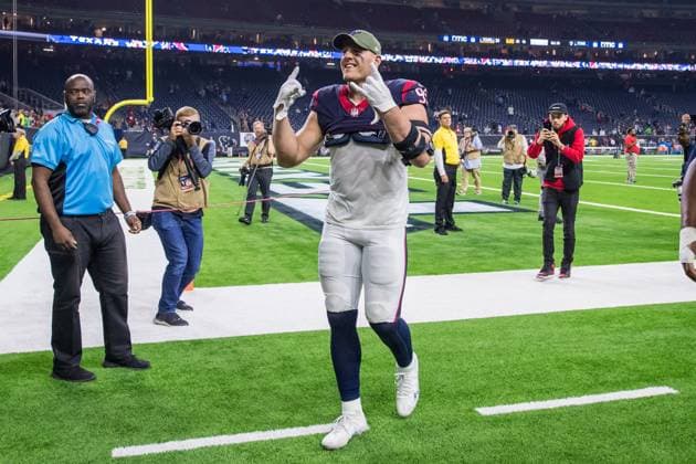 NFL, American Football Herren, USA 2018: Titans vs Texans NOV 26 November 26, 2018: Houston Texans defensive end J.J. Watt (99) leaves the field after an NFL football game between the Tennessee Titans and the Houston Texans at NRG Stadium in Houston, TX. The Texans won the game 34 to 17...Trask Smith CSM Houston TX U.S. EDITORIAL USE ONLY Copyright: xx ZUMA-20181126_zaf_c04_331.jpg TraskxSmithx csmphototwo467650