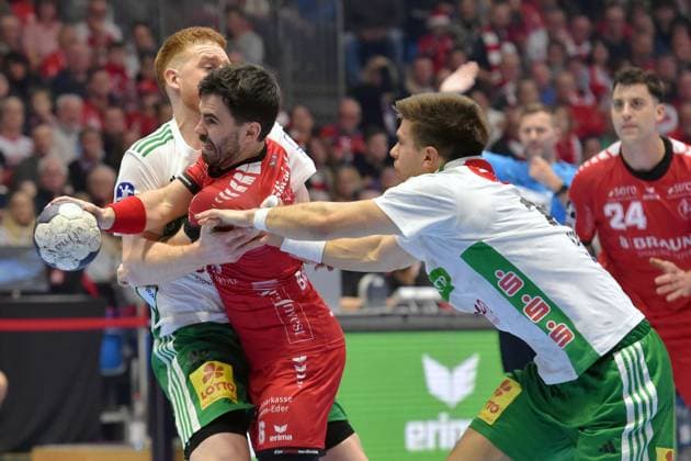 Erik Balenciaga MT Melsungen 6 on the ball , Justus Fischer TSV Hannover Burgdorf, 54 L , Renars Uscins TSV Hannover Burgdorf, 10 , Alexandre Cavalcanti MT Melsungen 24 , GER, MT Melsungen TSV Hannover Burgdorf, Handball, 1 Bundesliga, 17 Matchday, Season 2024 2025, 23 12 2024, GER, MT Melsungen TSV Hannover Burgdorf, Handball, 1 Bundesliga, 17 Matchday, Season 2024 2025, 23 12 2024 Kassel Copyright: xEibner-Pressefotox xRolandxSippex EP_RSL