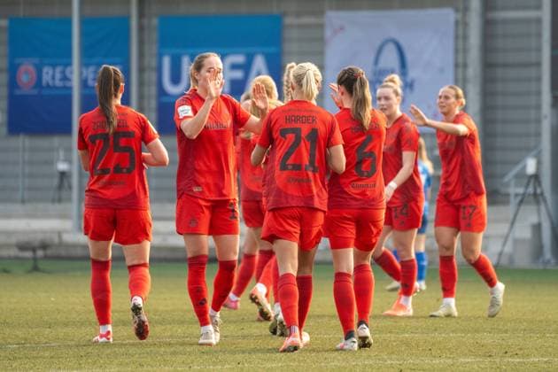 09 02 2025, xhfmx, Soccer Google Pixel Women Bundesliga, TSG Hoffenheim Women FC Bayern Munich v l Sarah Zadrazil FC Bayern Munich Women , Sydney Lohmann FC Bayern Munich Women , Pernille Harder FC Bayern Munich Women , Tuva Hansen FC Bayern München Frauen , Alara Sehitler FC Bayern München Frauen , Klara Bühl FC Bayern München Frauen celebrate the 2 1 DFL DFB REGULATIONS PROHIBIT ANY USE OF PHOTOGRAPHS as IMAGE SEQUENCES and or QUASI VIDEO Hoffenheim