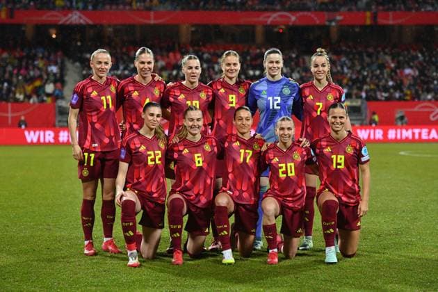 Team photo,Team,Team,Team photo Hi from left Lea SCHUELLER GER ,Rebecca KNAAK GER ,Laura FREIGANG GER , Sjoeke NUESKEN GER , Goalkeeper Stina JOHANNES GER ,Giulia GWINN GER Front from left Jule BRAND GER ,Janina MINGE GER ,Felicitas RAUCH GER ,Elisa SENSS GER ,Klara BUEHL GER Soccer, UEFA Women s Nations League Group A, Matchday 2, Germany GER Austria AUT 4 1 on 25 02 2025 Max Morlock Stadion Nuremberg Â