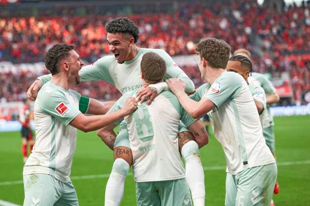GER, 1 FBL Bayer 04 Leverkusen vs SV Werder Bremen 08 03 2025, BayArena, Leverkusen, GER, 1 FBL Bayer 04 Leverkusen vs SV Werder Bremen, in the picture 2 0 for Bremen by Justin Njinmah Werder Bremen 11 , goal celebration jubilation jubilation run, Mitchell Weiser Werder Bremen 8 , Jens Stage Werder Bremen 6 , nordphotoxGmbHx xMeuter nph00351