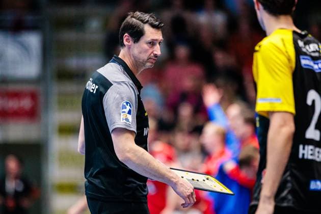 Anel Mahmutefendic HSC 2000 Coburg, Coach GER, ASV Hamm Westfalen vs HSC 2000 Coburg, Handball, 2 Bundesliga, Matchday 26, Season 2024 2025, 04 04 2025 GER, ASV Hamm Westfalen vs HSC 2000 Coburg, Handball, 2 Bundesliga, Matchday 26, Season 2024 2025, 04 04 2025 Hamm Copyright: xEibner-Pressefoto JanxRollingerx EP_JSK