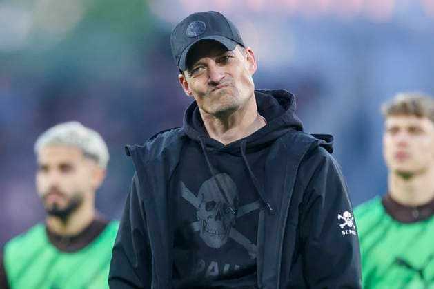 Coach Alexander Blessin FC St Pauli looks dejected, Bundesliga, FC St Pauli 1910 v Bayer 04 Leverkusen, Millerntor Stadium on April 20, 2025 in Hamburg, Germany Photo by Marco Steinbrenner DeFodi Images Coach Alexander Blessin FC St Pauli looks dejected, Bundesliga, FC St Pauli 1910 v Bayer 04 Leverkusen, Millerntor Stadium, April 20, 2025 in Hamburg, Germany Photo by Marco Steinbrenner DeFodi Images DFL regulations prohibit any use of photographs as image sequences and or quasi video