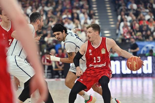 Andreas OBST FCB , Action,duel against Erol ERSEK HD Basketball BBL,Season 2024 2025 ,3 Play Off Semifinal FC Bayern Muenchen MLP Academics Heidelberg on 07 06 2025, S A P G A R D EN
