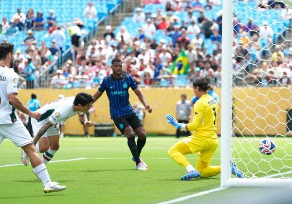 German Cano Fluminense FC, 14 scores a goal for 1 0 against Yann Sommer Inter Milan, 1 USA, Inter Milan vs Fluminense FC, FIFA Club World Cup, Round of 16, Match 53, 30 06 2025 USA, Inter Milan vs Fluminense FC, FIFA Club World Cup, Round of 16, Match 53, 30 06 2025 Charlotte Copyright: xScottxW.xColemanx CWC2025-INT-FLU