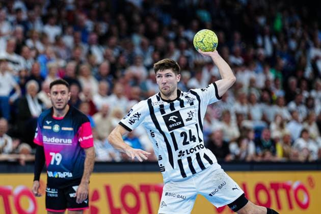7 meter throw goal Lukas Zerbe THW Kiel, 24 GER, THW Kiel vs HSG Wetzlar, Handball, 1 Bundesliga, Matchday 2, Season 2025 2026, 03 09 2025 GER, THW Kiel vs HSG Wetzlar, Handball, 1 Bundesliga, Matchday 2, Season 2025 2026, 03 09 2025 Kiel Copyright: xEibner-Pressefoto MarcelxvonxFehrnx EP_MFN