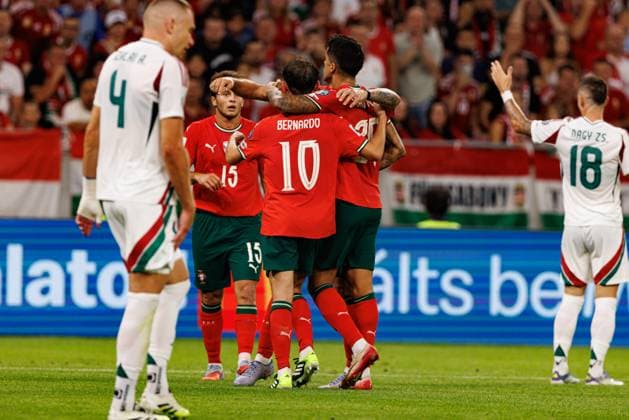 Players of Portugal seen celebrating after goal from Bernardo Silva during World Cup 2026 European qualification game between national teams of Hungary and Portugal (Maciej Rogowski Ball Raw Images) Budapest Puskas Arena Hungary Copyright: xMaciejxRogowskix maciejrogowski_hungary_portugal_2526-14