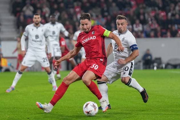 Christian Günter Christian Guenter SC Freiburg, 30 in duel with Xherdan Shaqiri FC Basel, 10 , Germany, Football, UEFA Europa League, Matchday 1, League phase, 2025 2026, SC Freiburg vs FC Basel, 24 09 2025, Europa Park Stadion, Freiburg, Germany Freiburg Europa Park Stadion Baden Württemberg Germany Copyright: xArnexAmbergx