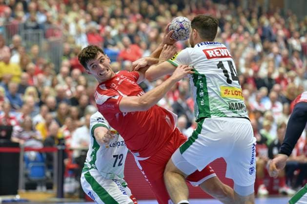 Nikolaj Enderleit MT Melsungen 4 on the ball , Marko Mamic SC DHfK Leipzig 14 , GER, MT Melsungen SC DHfK Leipzig, Handball, 1 Bundesliga, Matchday 8, Season 2025 2026, 10 10 2025, GER, MT Melsungen SC DHfK Leipzig, Handball, 1 Bundesliga, Matchday 8, Season 2025 2026, 10 10 2025 Kassel Copyright: xEibner-Pressefotox xRolandxSippex EP_RSL