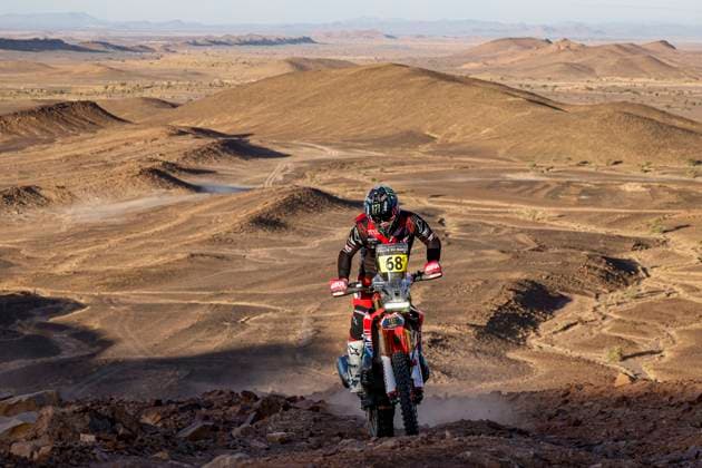 W2RC - RALLYE DU MAROC 2025 68 SCHAREINA Tosha (ESP), Monster Energy Honda HRC, Honda CRF 450, FIM W2RC, RallyGP, action during the Stage 3 of the Rallye du Maroc 2025, 5th round of the 2025 WR2C on October 15, 2025 around Erfoud, Morocco - ErfoudMorocco Copyright: xJULIENxDELFOSSEx