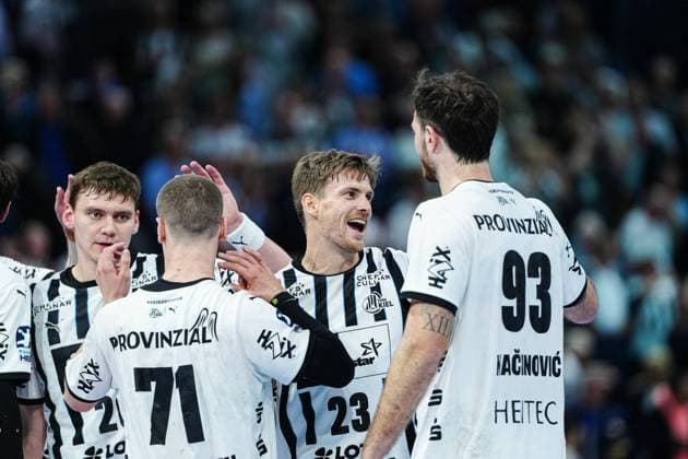 THW Kiel jubilant after victory end of match GER, THW Kiel vs MT Melsungen, Handball, 1 Bundesliga, Matchday 09, Season 2025 2026, 18 10 2025 GER, THW Kiel vs MT Melsungen, Handball, 1 Bundesliga, Matchday 09, Season 2025 2026, 18 10 2025 Kiel Copyright: xEibner-Pressefoto MarcelxvonxFehrnx EP_MFN