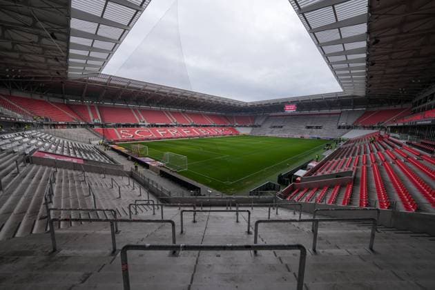 Stadium panorama, wide angle, stands, seats, standing room , Germany, Football, 1 Bundesliga, 10 Matchday, 2025 2026, SC Freiburg vs FC St Pauli, 09 11 2025, Europa Park Stadion, Freiburg, Germany DFL REGULATIONS PROHIBIT ANY USE OF PHOTOGRAPHS AS IMAGE SEQUENCES AND OR QUASI VIDEO Freiburg Europa Park Stadion Baden Württemberg Germany Copyright: xArnexAmbergx