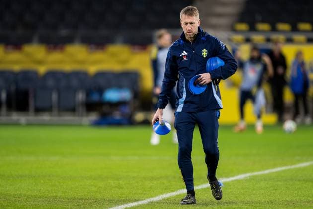 251117 Head coach Graham Potter of the Swedish men s national football team during a training session on November 17, 2025 in Stockholm Photo Jesper Zerman BILDBYRAN kod JZ JZ0647 fotboll football soccer fotball vm kval kval fifa world cup qualifier qualifier träning practice training sverige sweden sverige a bbeng Copyright: JESPERxZERMAN BB251117JZ047