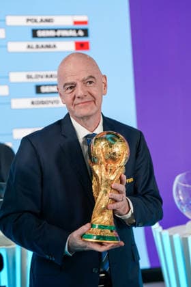 Gianni Infantino, international sport, soccer politics, FIFA President, world football association, press conference, official appearance, official, sports official, sports politics, FIFA World Cup, global sports organization, decision-making center of soccer, governance, media event, public perception, leadership personality, suit, tie, stage backdrop, branding, symbolism, sports journalism, current affairs Zurich Canton Zurich Switzerland Copyright: xJOERANxSTEINSIEKx