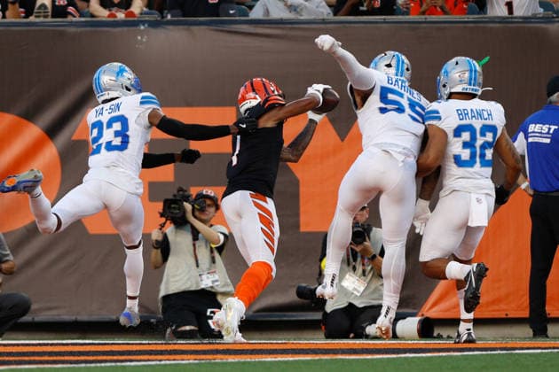 CINCINNATI, OH - OCTOBER 05: Cincinnati Bengals wide receiver Ja Marr Chase (1) catches a touchdown pass during the game against the Detroit Lions and the Cincinnati Bengals on October 5, 2025, at Paycor Stadium in Cincinnati, OH. (Photo by Ian Johnson Icon Sportswire) NFL, American Football Herren, USA OCT 05 Lions at Bengals EDITORIAL USE ONLY Icon251005029