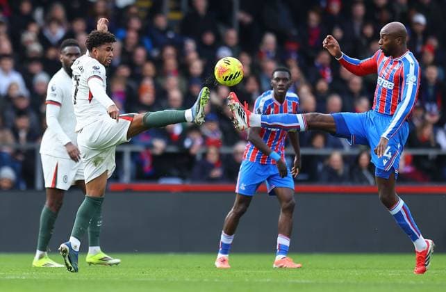 Andrey Santos of Chelsea competes for the ball with Jean-Philippe Mateta of Crystal Palace Crystal Palace v Chelsea, Premier League, Football, Selhurst Park, London, UK - 25 Jan 2026London Selhurst Park United Kingdom EDITORIAL USE ONLY No use with unauthorised audio, video, data, fixture lists, club league logos or live services. Online in-match use limited to 120 images, no video emulation. No use in betting, games or single club league player publications. Copyright: xMichaelxZemanek Shutterstockx 16426076t