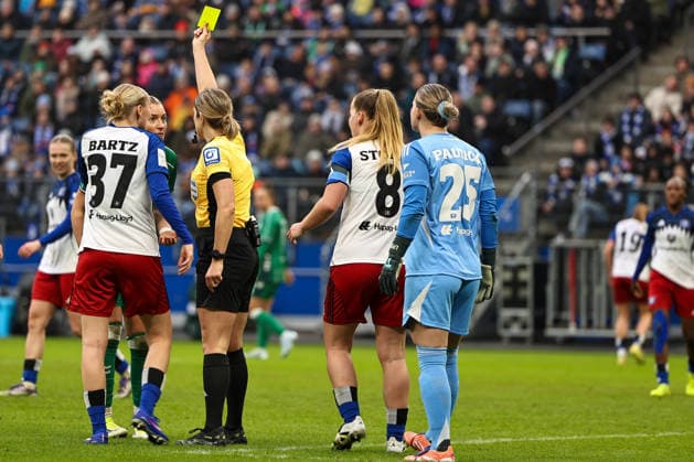 Germany Soccer, Google Pixel Womens Bundesliga 2025 26, 19 Matchday SV Werder Bremen vs Hamburger SV Volksparkstadion Hamburg Medina Desic SV Werder Bremen, 9 Facial expression, facial expression, emotions, Yellow card for Medina Desic Copyright: xSümeyyexAkcöltekinx