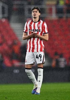 Milan Smit of Stoke City applauds the fans after the game Stoke City v Oxford United, Sky Bet Championship, Football, Bet365 Stadium, Stoke-on-Trent, UK - 25 Feb 2026Stoke-on-Trent Bet365 Stadium United Kingdom EDITORIAL USE ONLY No use with unauthorised audio, video, data, fixture lists, club league logos or live services. Online in-match use limited to 120 images, no video emulation. No use in betting, games or single club league player publications. Copyright: xAnnaxGowthorpe Shutterstockx 16693051cl