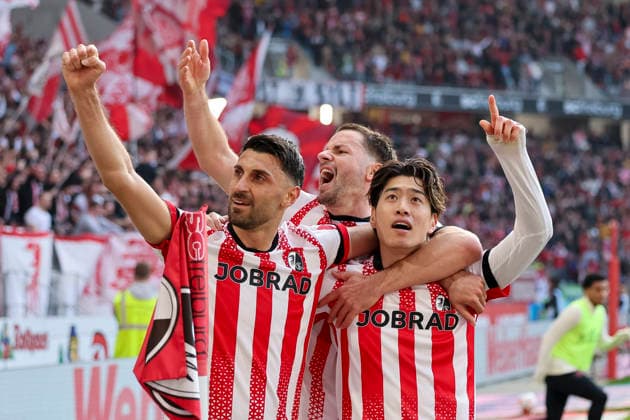 Yuito Suzuki SC Freiburg, 14 after his goal for 2 1, with Vincenzo Grifo SC Freiburg, 32 and Christian Günter, Gunter SC Freiburg, 30 , Germany, Soccer, 1 Bundesliga, 25 Matchday, 2025 2026, SC Freiburg vs Bayer 04 Leverkusen, 07 03 2026, Freiburg im Breisgau Europa Park Stadion Germany Copyright: xGrantxHubbsx