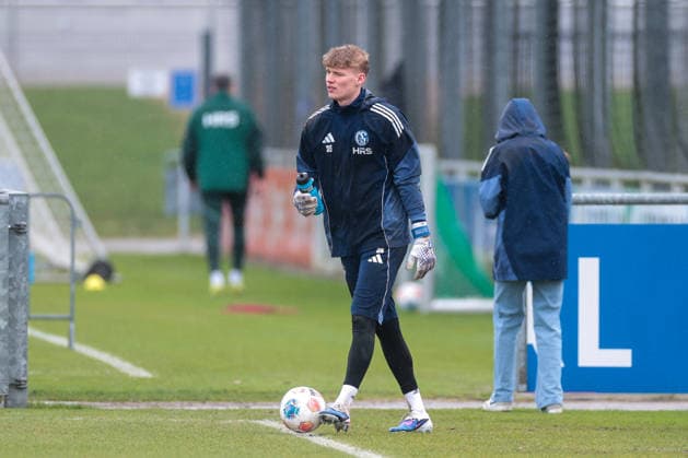 11 03 2026 Soccer training of FC Schalke 04 Goalkeeper Johannes Siebeking FC Schalke 04 Gelsenkirchen Training ground FC Schalke 04 NRW Germany xRHR PHOTO YYx Copyright: RHR-FOTOx RHR-FOTO YY