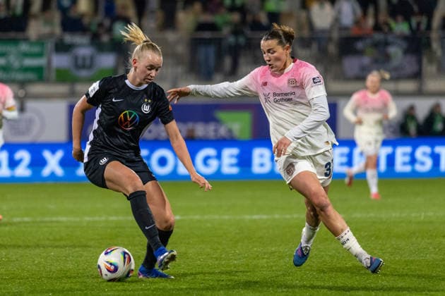 Germany, Google Pixel Womens Bundesliga, Season 2025 2026, Matchday 20, AOK Stadion, VfL Wolfsburg vs Bayer 04 Leverkusen, Peddemors Ella VfL Wolfsburg, 5 in duel against Wamser Carlotta Bayer 04 Leverkusen, 37 Copyright: xMichellexLukax