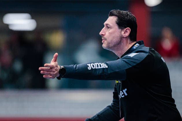 Anel Mahmutefendic HSC 2000 Coburg, Coach GER, TuS N Luebbecke vs HSC 2000 Coburg, Handball, 2 Bundesliga, Matchday 26, Season 2025 2026, 02 04 2026 GER, TuS N Luebbecke vs HSC 2000 Coburg, Handball, 2 Bundesliga, Matchday 26, Season 2025 2026, 02 04 2026 Luebbecke Copyright: xEibner-Pressefoto JanxRollingerx EP_JSK