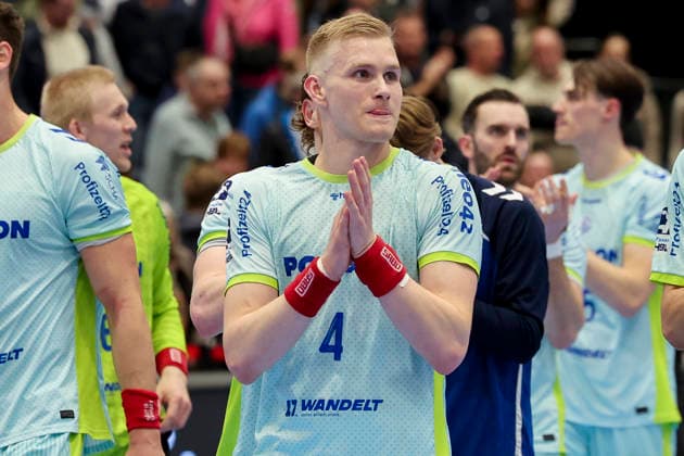 Ellidi Snaer Vidarsson VfL Gummersbach cheers, DAIKIN Handball Bundesliga, Bergischer HC v VfL Gummersbach, Mitsubishi Electric Halle on April 02, 2026 in Duesseldorf, Germany Photo by Marco Steinbrenner DeFodi Images Ellidi Snaer Vidarsson VfL Gummersbach cheers, DAIKIN Handball Bundesliga, Bergischer HC v VfL Gummersbach, Mitsubishi Electric Halle, April 2, 2026 in Duesseldorf, Germany Photo by Marco Steinbrenner DeFodi Images