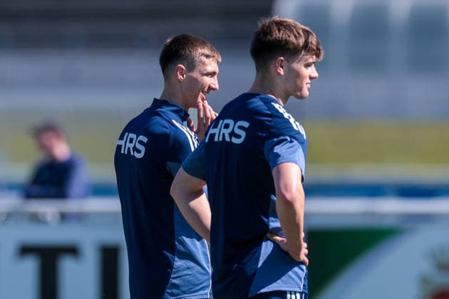 08 04 2026, Football, Training of FC Schalke 04 v l Felipe Sanchez FC Schalke 04 , Dylan Leonard FC Schalke 04 Gelsenkirchen Training ground FC Schalke 04 NRW Germany xRHR PHOTO YYx Copyright: RHR-FOTOx RHR-FOTO YY