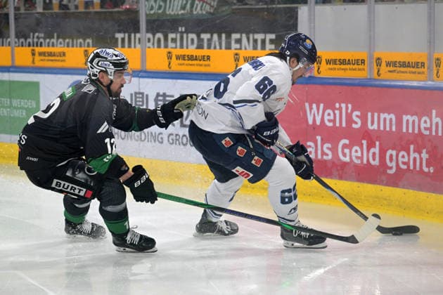 Darren Mieszkowski EC Kassel Huskies, 66 on the puck in a duel with Pawel Dronia Bietigheim Steelers, 12 Bietigheim Steelers vs EC Kassel Huskies, Ice Hockey, DEL 2, PlayOff Game 4, Season 2025 2026, 08 04 2026 Bietigheim Steelers vs EC Kassel Huskies, Ice Hockey, DEL 2, PlayOff Game 4, Season 2025 2026, 08 04 2026 Bietigheim Copyright: xEibner-Pressefotox EP_TBR