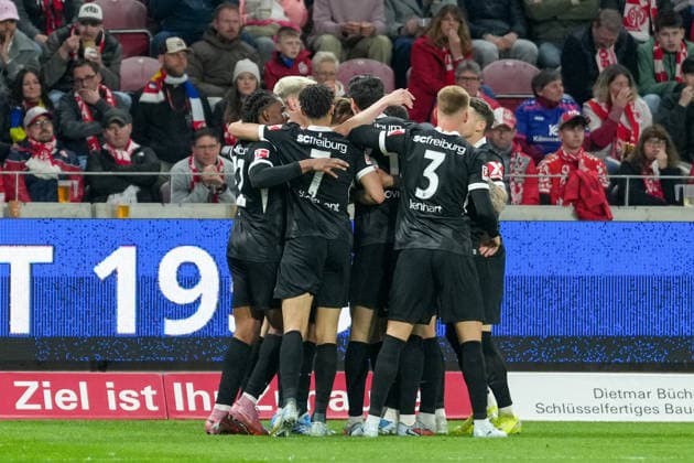 Lucas Hoeler Lucas Hoeler SC Freiburg, 09 scores a goal, goal celebration, emotions, goal shot, finish, goal success, goal, goal , Germany, Football, 1 Bundesliga, 29 Matchday, 2025 2026, 1 FSV Mainz 05 vs SC Freiburg, 12 04 2026, MEWA Arena, Mainz, Germany DFL REGULATIONS PROHIBIT ANY USE OF PHOTOGRAPHS AS IMAGE SEQUENCES AND OR QUASI VIDEO Mainz MEWA Arena Rheinland Pfalz Germany Copyright: xArnexAmbergx