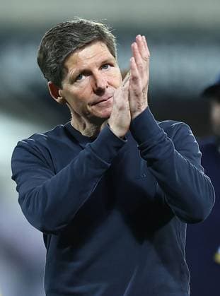 Oliver Glasner manager of Crystal Palace applauds the fans after the match Fiorentina v Crystal Palace, UEFA Conference League, Quarter Final, Second Leg, Football, Artemio Franchi Stadium, Florence, Italy - 16 Apr 2026Florence Artemio Franchi Stadium Italy EDITORIAL USE ONLY No use with unauthorised audio, video, data, fixture lists, club league logos or live services. Online in-match use limited to 120 images, no video emulation. No use in betting, games or single club league player publications. Copyright: xMichaelxZemanek Shutterstockx 16828686aq