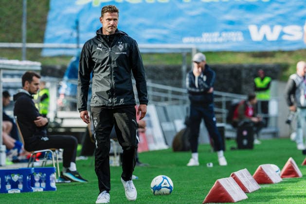 Oliver KIrch Borussia Moenchengladbach U23, Coach waits for the whistle Wuppertaler SV vs Borussia Moenchengladbach U23, Football, Regionalliga West, Matchday 30, Season 2025 26, 19 04 2026, Wuppertaler SV vs Borussia Moenchengladbach U23, Football, Regionalliga West, Matchday 30, Season 2025 26, 19 04 2026 Wuppertal Copyright: xEibner-Pressefoto LukasxBaldygax EP_LBA