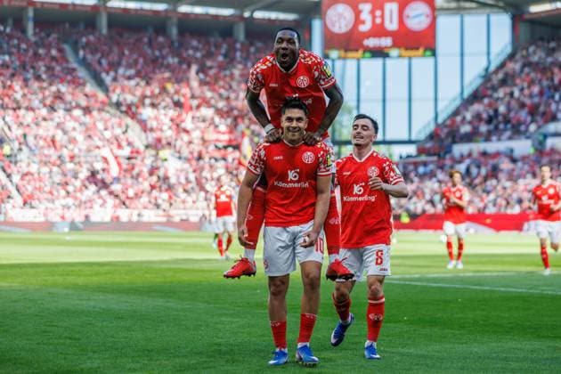 Sheraldo Becker FSV Mainz 05 celebrates the goal to 3 0 with Nadiem Amiri FSV Mainz 05 and Paul Nebel FSV Mainz 05 , FSV Mainz 05 vs FC Bayern Muenchen, Football, 1 Bundesliga, 31 Matchday, Saison 2025 2026, 25 04 2025 DFB regulations prohibit any use of photographs as image sequences and or quasi video FSV Mainz 05 vs FC Bayern Muenchen, Football, 1 Bundesliga, 31 Matchday, Saison 2025 2026, 25 04 2025 Copyright: xEibner-Pressefoto AlexanderxNeisx EP_ANS