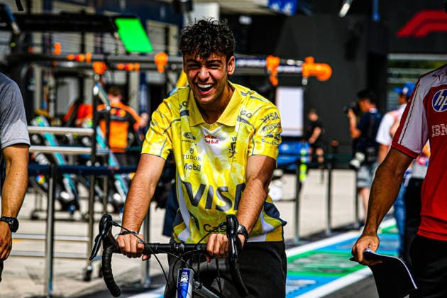 (41) Arvid Lindblad (GBR) - Visa Cash App Racing Bulls F1 Team - Racing Bulls VCARB03 - Red Bull Ford during the Formula 1 Crypto.com Miami Grand Prix 2026 at Miami International Autodrome in Miami Gardens, United States. Round 6 of the 2026 FIA Formula One World Championship, WM, Weltmeisterschaft held May 1-3, 2026. The Miami International Autodrome, located in the grounds of the Hard Rock Stadium, hosts the sixth round featuring the Sprint format. This event weekend features the F1 Sprint format, with a Sprint Shootout and Sprint Race in addition to the standard qualifying session and Grand Prix. Copyright: xAlessioxDexMarcox xAvens-images.com AvensImages IPAxSportx xipa-agency.netx xx IPA_74345898 IPA_Agency_IPA74345898