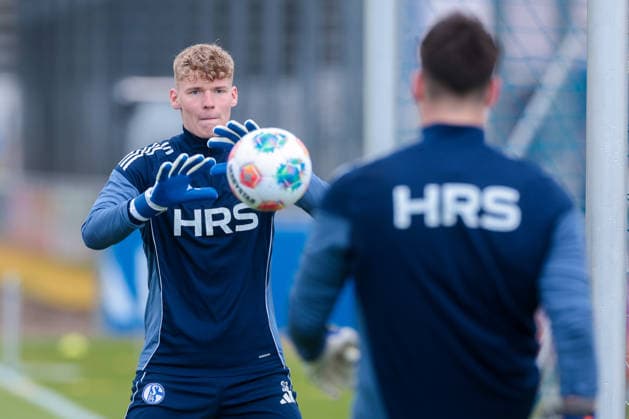 07 05 2026, Soccer, Training of FC Schalke 04 Goalkeeper Johannes Siebeking FC Schalke 04 Gelsenkirchen Training ground FC Schalke 04 NRW Germany xRHR PHOTO YYx Copyright: RHR-FOTOx RHR-FOTO YY