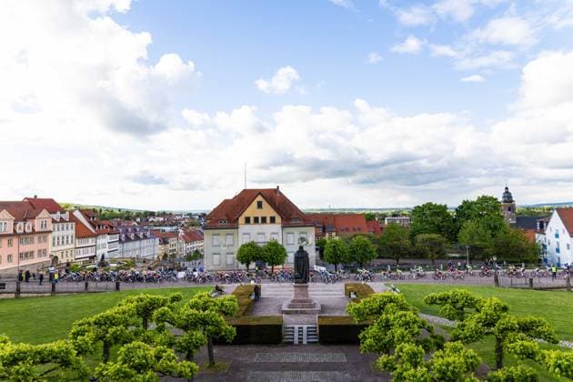 15 05 2026, GER, road bike, men women juniors, season 2025, 26 TMP Jugentour Kleine Friedensfahrt, 1 stage circuit race Residenzstadt Gotha On 3 competition days from 15 05 17 05 2026, almost 350 athletes from 7 countries competed in the categories Everyman, Beginner, U15m, U17w and U17m at the start of the 25th edition of the TMP Jugentour Kleine Friedensfahrt 2025 In addition to the individual time trial, there are 3 other stages to be completed in the Gotha district, organized by RSC Waltershausen Gotha e V Stage 1 was a circuit in Gotha, with the U15m having to complete 16.8km, the U17w 25.2km and the U17m 31.5km 99867 Gotha Schloss Friedenstein Historisc Thüringen Germany