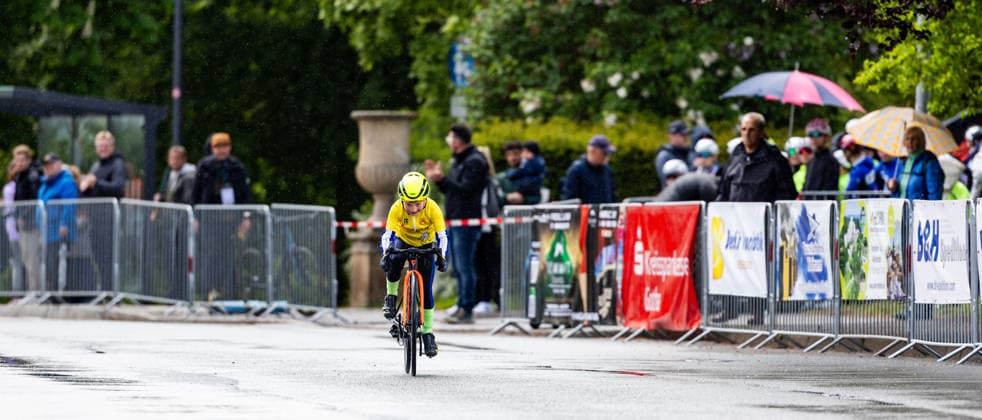 15 05 2026, GER, road bike, men women juniors, season 2025, 26 TMP Jugentour Kleine Friedensfahrt, 1 stage circuit race Residenzstadt Gotha Fritz Hesse On 3 competition days from 15 05 17 05 2026, almost 350 athletes from 7 countries competed in the categories Everyman, Beginner, U15m, U17w and U17m at the 25th edition of the TMP Jugentour Kleine Friedensfahrt 2025 In addition to the individual time trial, there are 3 further stages to be completed in the Gotha district, organized by RSC Waltershausen Gotha e V Stage 1 was a circuit in Gotha, with the U15m having to complete 16.8km, the U17w 25.2km and the U17m 31.5km 99867 Gotha Schloss Friedenstein Historisc Thüringen Germany