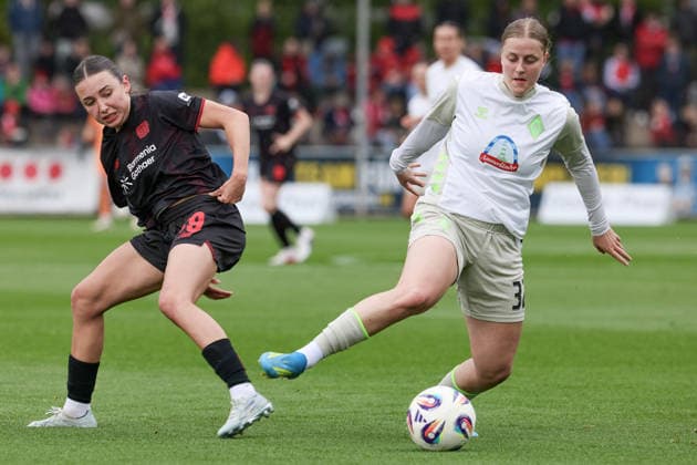 from left Loreen Bender Bayer 04 Leverkusen, 19 and Sarah Gutmann SV Werder Bremen, 32 in a duel, dynamic, action, action, game scene, THE DFB REGULATIONS PROHIBIT ANY USE OF PHOTOGRAPHS AS IMAGE SEQUENCES AND OR QUASI VIDEO , 17 05 2026, Leverkusen Germany , Football, Google Pixel Womens Bundesliga, Bayer 04 Leverkusen SV Werder Bremen xobx