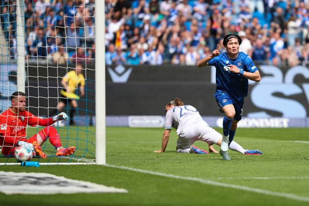 served Timo Horn VfL Bochum, goalkeeper, 01 and Noah Loosli VfL Bochum, 20 after Shio Fukuda Karlsruher SC, 13 , Karlsruher SC vs VfL Bochum, 2 Bundesliga, Matchday 34, 2025 2026, 17 05 2026, DFL REGULATES PROHIBIT ANY USE OF PHOTOGRAPHS AS IMAGE SEQUENCES AND OR QUASI VIDEO, Karlsruher SC vs VfL Bochum, 2 Bundesliga, 34 Matchday, 2025 2026, 17 05 2026 Karlsruhe Copyright: xEibner-Pressefoto JanxPrihodax EP_JPA