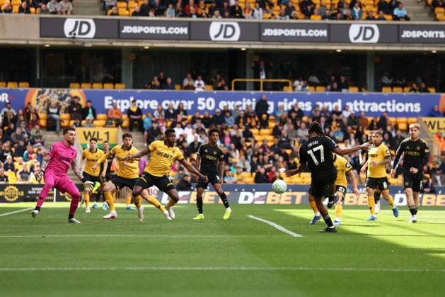 Alex Iwobi of Fulham shot is saved by Josà Sa of Wolverhampton Wanderers Wolverhampton Wanderers v Fulham, Premier League, Football, Molineux, Wolverhampton, UK - 17 May 2026Wolverhampton Molineux United Kingdom EDITORIAL USE ONLY No use with unauthorised audio, video, data, fixture lists, club league logos or live services. Online in-match use limited to 120 images, no video emulation. No use in betting, games or single club league player publications. Copyright: xRyanxBrowne Shutterstockx 16877463ck