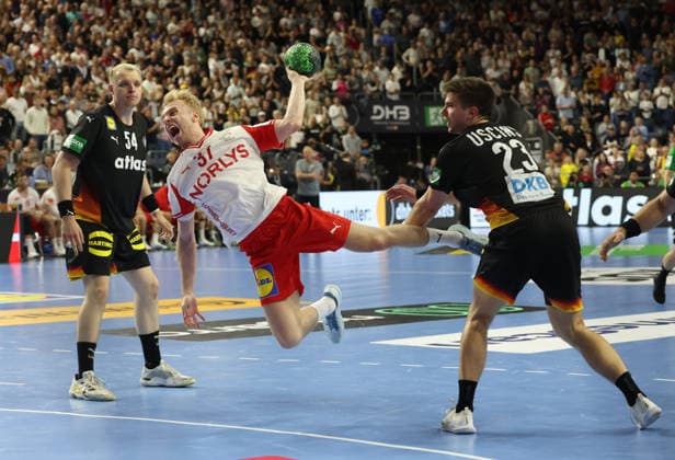 v l Justus Fischer DHB 54 , Hjalte Lykke Daenemark Handball 37 , Renars Uscins DHB 23 Germany vs Denmark, Handball, Men, International, 17 05 2026 Germany vs Denmark, Handball, Men, International, 17 05 2026 Cologne Copyright: xEibner-Pressefotox xThomasxStoeckerx EP_TSR