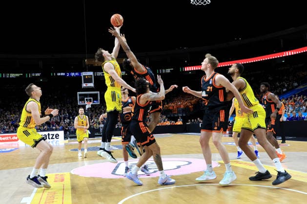 DEU, easyCredit BBL, ALBA vs , 17 05 2026, Mercedes Benz Arena, Berlin, DEU, easyCredit BBL, ALBA vs , pictured Alex OÕConnell ALBA Berlin 3 , Lloyd Pandi RASTA Vechta 41 , Norris Agbakoko ALBA Berlin 17 , Lars Thiemann RASTA Vechta 21 nordphotoxGmbHx xEngler nph00076