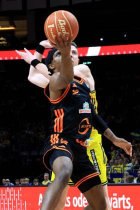 DEU, easyCredit BBL, ALBA vs Rasta Vechta, 17 05 2026, Uber Arena, Berlin, DEU, easyCredit BBL, ALBA vs Rasta Vechta, in the picture Justin Bean ALBA Berlin 34 , Malik Parsons RASTA Vechta 3 nordphotoxGmbHx xEngler nph00076