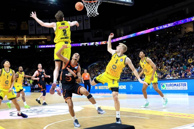 DEU, easyCredit BBL, ALBA vs Rasta Vechta, 17 05 2026, Uber Arena, Berlin, DEU, easyCredit BBL, ALBA vs Rasta Vechta, in the picture Moses Wood ALBA Berlin 11 , Sam Griesel ALBA Berlin 5 , Michael Rataj ALBA Berlin 21 , Alonzo Verge jr RASTA Vechta 11 nordphotoxGmbHx xEngler nph00076