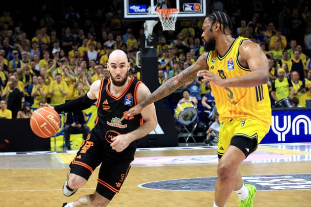 DEU, easyCredit BBL, ALBA vs Rasta Vechta, 17 05 2026, Uber Arena, Berlin, DEU, easyCredit BBL, ALBA vs Rasta Vechta, in the picture J Wan Roberts ALBA Berlin 13 , Tommy Kuhse RASTA Vechta 12 nordphotoxGmbHx xEngler nph00076