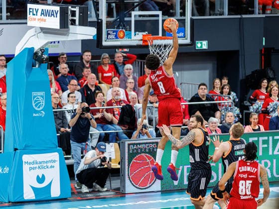 Demarcus Demonia BMA365 Bamberg Baskets, 08 , Christopher Ledlum ratiopharm Ulm, 04 , Christian Sengfelder ratiopharm Ulm, 43 , BMA365 Bamberg Baskets vs ratiopharm Ulm, Basketball, easyCredit BBL, Playoff Quarterfinals, Game 2, 18 05 2026 BMA365 Bamberg Baskets vs ratiopharm Ulm, Basketball, easyCredit BBL, Playoff Quarterfinals, Game 2, 18 05 2026 Bamberg Copyright: xEibner-Pressefoto G.xSantemizx EP_EER