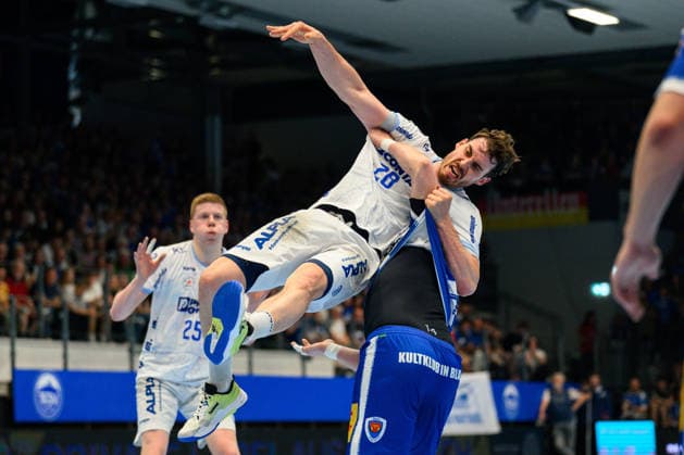 Hendrik Wagner TBV Lemgo Lippe, 28 , Peter Walz ThSV Eisenach, 14 GER, ThSV Eisenach v TBV Lemgo Lippe, 1 Daikin Handballbundesliga, Handball, Matchday 32, Season 2025 2026, 22 05 2026 GER, ThSV Eisenach v TBV Lemgo Lippe, 1 Daikin Handballbundesliga, Handball, Matchday 32, Season 2025 2026, 22 05 2026 Eisenach Copyright: xEibner-Pressefoto MartinxHerbstx EP_MHT