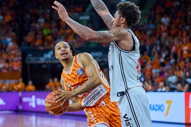Duel, duel between Nelson Weidemann ratiopharm ulm, 00 and Demarcus Marquette Demonia BMA365 Bamberg Baskets, 08 GER, ratiopharm ulm vs Bamberg Baskets, basketball, playoffs, quarterfinals, 3 Game, EasyCredit BBL, Season 2025 2026, 23 05 2026 GER, ratiopharm ulm vs Bamberg Baskets, Basketball, Playoffs, Quarterfinals, 3 Game, EasyCredit BBL, Season 2025 2026, 23 05 2026 New Ulm Copyright: xEibner-Pressefoto GeraldxOelze-dexStoppanyx EP_ODS