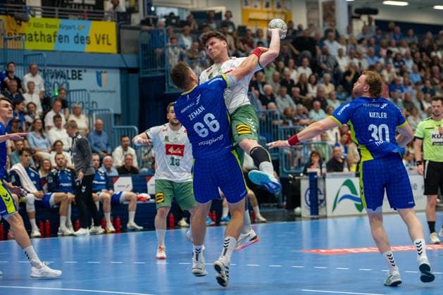 Å tÄpan Zeman, Circle Winger, VfL Gummersbach 66 , Philipp Vorlicek, Backcourt, TSV GWD Minden 22 , Tom Kiesler, Backcourt, VfL Gummersbach 30 , VfL Gummersbach vs TSV GWD Minden, Daikin Handball Bundesliga, Men , Matchday 30, 23 05 2026 Gummersbach NRW Germany Copyright: xkolbert-press MartinxWdziecznyx
