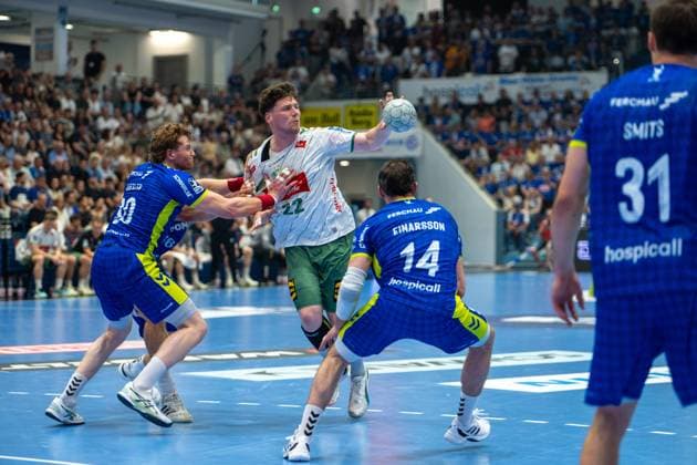 Tom Kiesler, backcourt, VfL Gummersbach 30 , Philipp Vorlicek, backcourt, TSV GWD Minden 22 , Teitur Oern Einarsson, backcourt, VfL Gummersbach 14 , VfL Gummersbach vs TSV GWD Minden, Daikin Handball Bundesliga, Men , Matchday 30, 23 05 2026 Gummersbach NRW Germany Copyright: xkolbert-press MartinxWdziecznyx